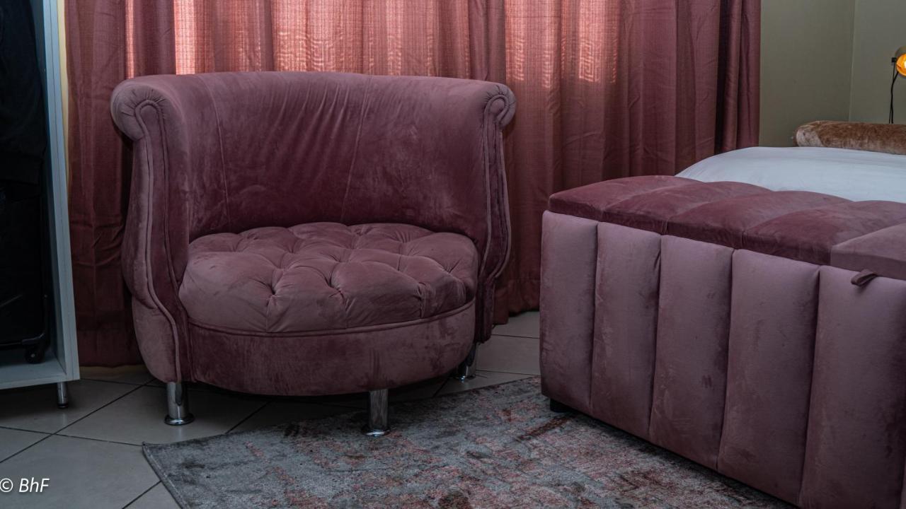 Henry George Guest House Pretoria-Noord エクステリア 写真