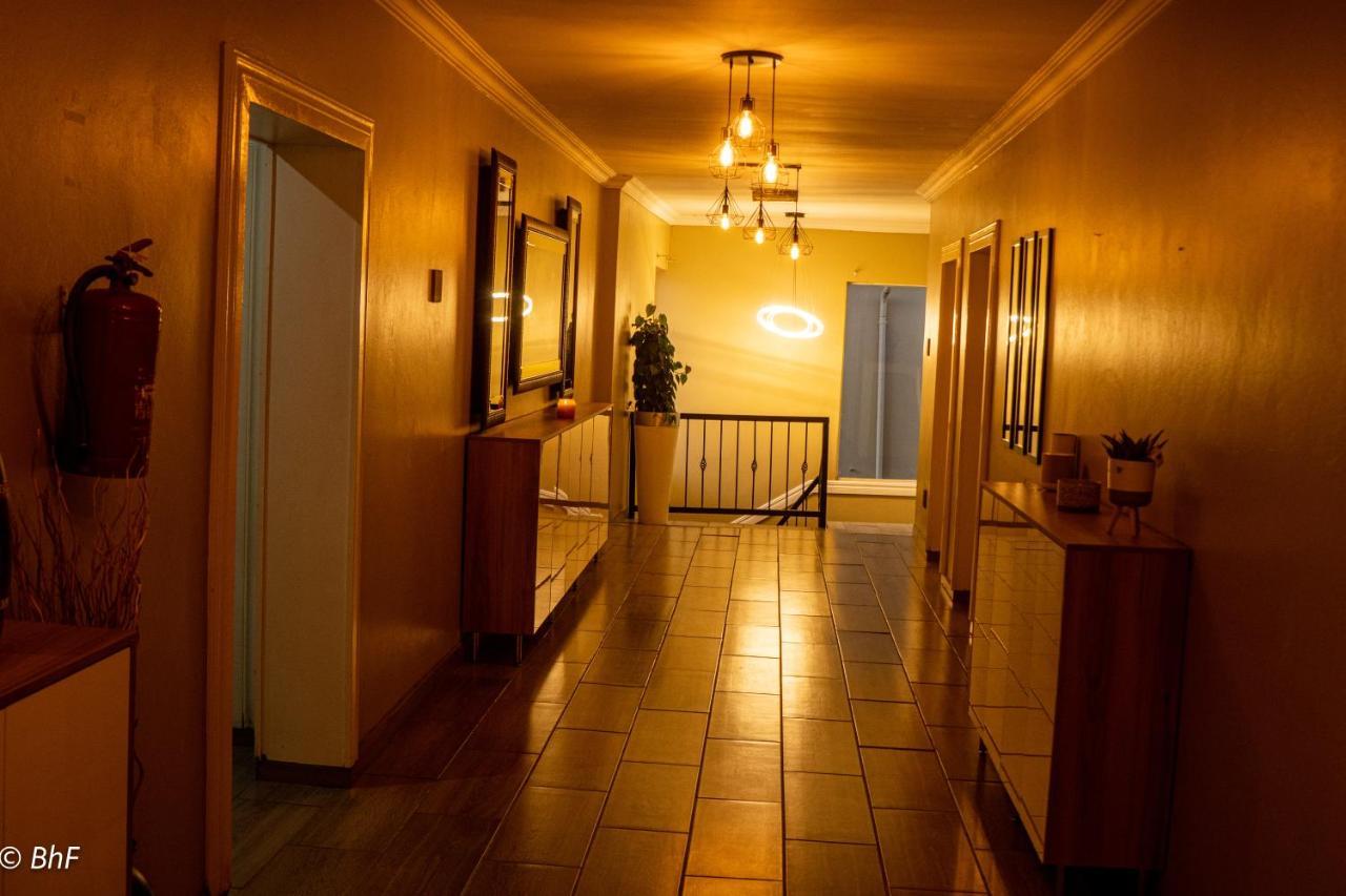 Henry George Guest House Pretoria-Noord エクステリア 写真