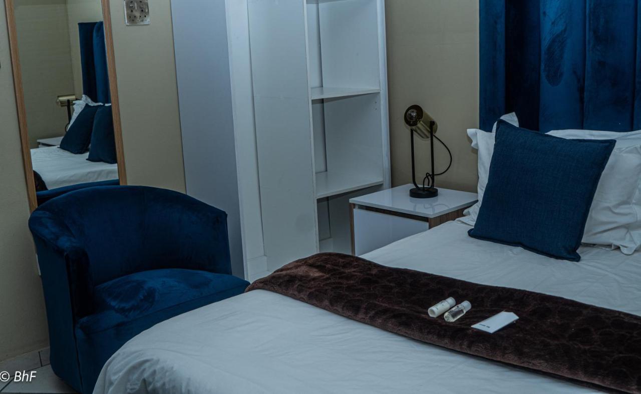 Henry George Guest House Pretoria-Noord エクステリア 写真