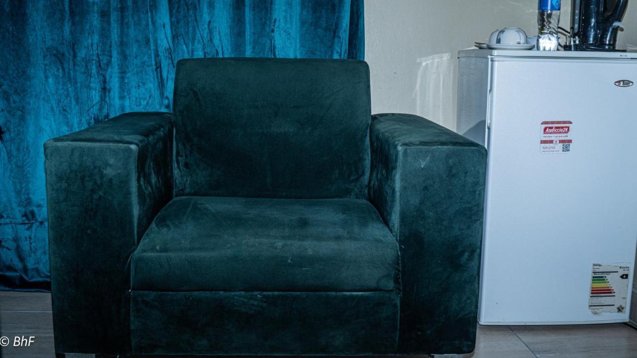 Henry George Guest House Pretoria-Noord エクステリア 写真