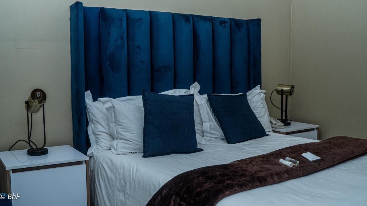 Henry George Guest House Pretoria-Noord エクステリア 写真