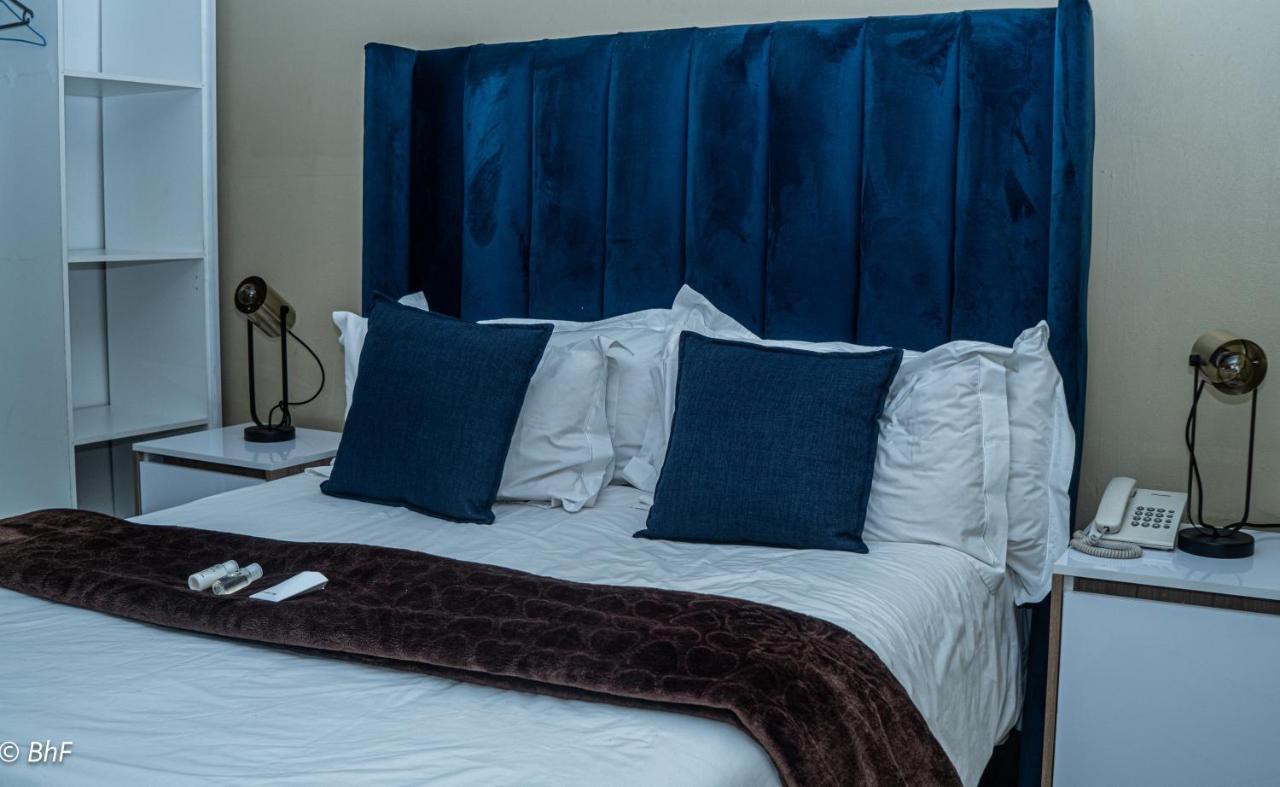Henry George Guest House Pretoria-Noord エクステリア 写真